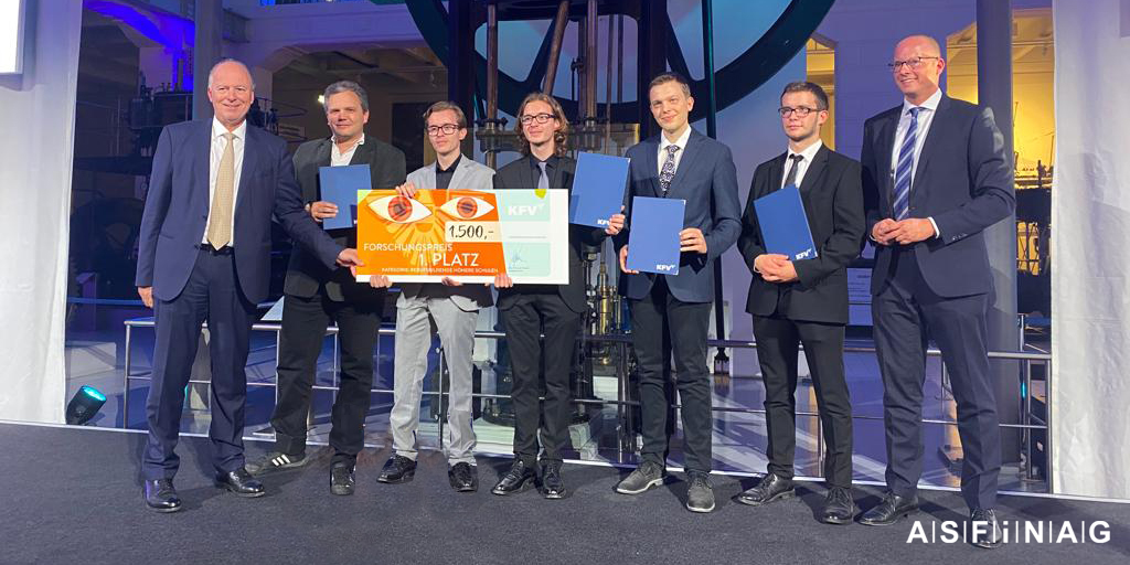 ASFINAG's tweet photo. 1. Preis des KfV-Forschungspreises 2022 in der Kat. "Berufsbildende höhere Schulen" ging an die Schüler der HTL Mössingerstraße und HTL Lastenstraße für das Projekt HASCY ASFINAG SAFETY CAT - Schienengeführte Tunneldrohne 👉 https://t.co/JIbrFO0hTs Wir gratulieren herzlich 👏! https://t.co/YkIvvUmBeQ