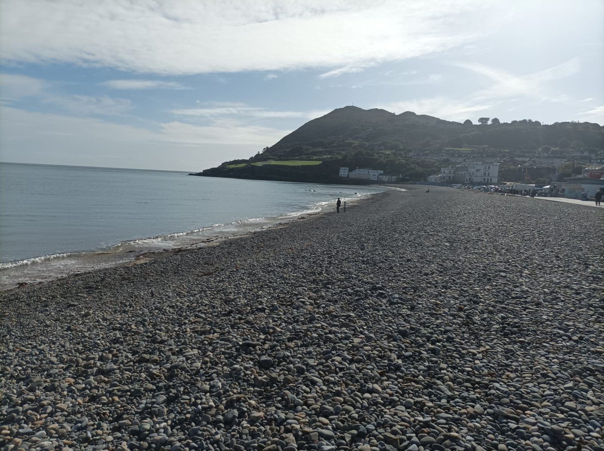 IColegiales's tweet photo. Nos siguen llegando imágenes de nuestro alumnado en Bray (Irlanda), aquí los vemos disfrutando de su playa y realizando senderismo. https://t.co/k1EAPLg0Fs