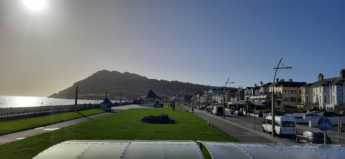 IColegiales's tweet photo. Nos siguen llegando imágenes de nuestro alumnado en Bray (Irlanda), aquí los vemos disfrutando de su playa y realizando senderismo. https://t.co/k1EAPLg0Fs