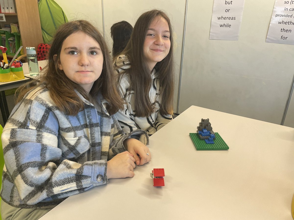 P7S at play - time machines, Noah’s Ark, rocket ships, an amazing waterfall - the creativity was incredible! What a great way to start a STEM lesson.