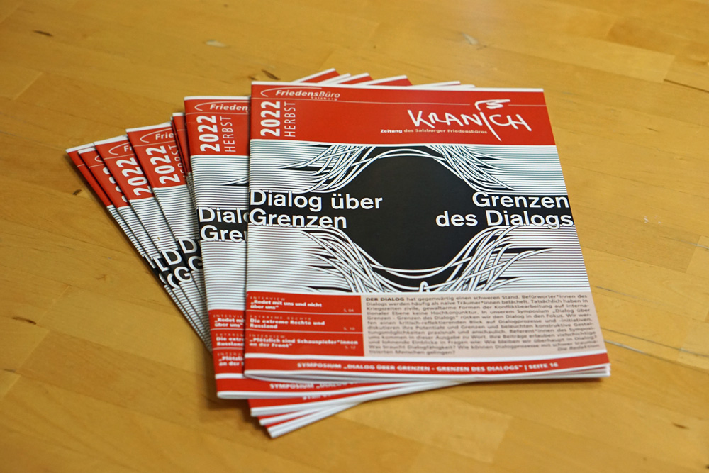 friedensbuero's tweet photo. Der neue #Kranich ist da und bietet hochinteressanten Lesestoff für's Wochenende. 

In der neuen Ausgabe widmen wir uns dem Thema #Dialog im Kontext des #Ukraine-Kriegs. 

Download: https://t.co/5M6qKo0MgH https://t.co/Kbm4nNp4Ho