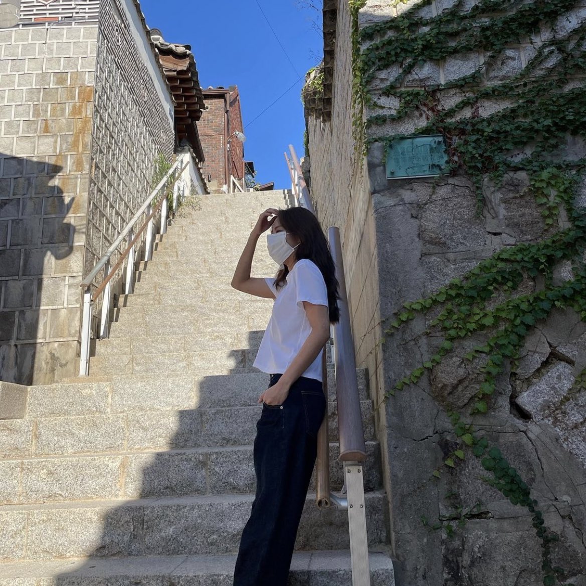 kmicnah's tweet photo. How do you remember the holidays? Fun is plentiful. We'll take advantage of the lovely weather by wandering through parts of the city we've never seen. Oh, and take photos! https://t.co/oKhvuEBtL9