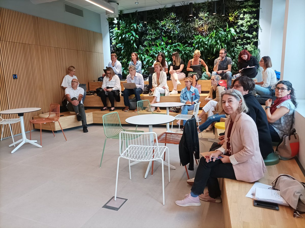 Gorabide's tweet photo. Con motivo de nuestro 60 aniversario, acogemos en @BBK_Kuna un nuevo encuentro de la #RedCompartir, en la que participamos con @lantegibatuak, @Plenainclusion, @Valentiaorg, @anfasnavarra, @Tasubinsa, @AMPROSCantabria, @aspaniasburgos, @FSanCebrian y @gautenagipuzkoa.
#60RABIDE https://t.co/ibOnk4xgYs
