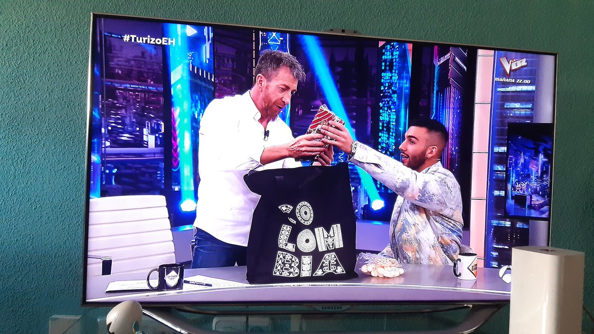 alejamarind's tweet photo. Diabolines,obleas, #chocoramo, #cafédecordoba, arequipe 😍
 Oro puro...los regalos de @ManuelTurizoMTZ 🇨🇴 para @PabloMotos en @Elhormigueroes 🇪🇸 https://t.co/3ZjVuInidB