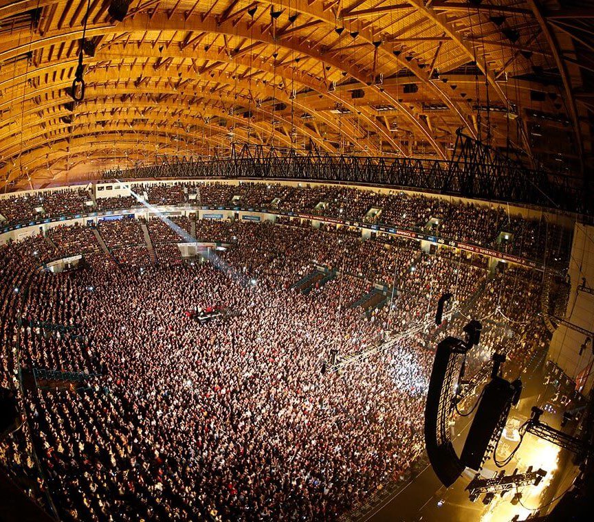 stylescherryy's tweet photo. IMAGINEM O ALTICE ASSIM CHEINHO SÓ PARA VER O LOUIS https://t.co/zItOTtJV8X