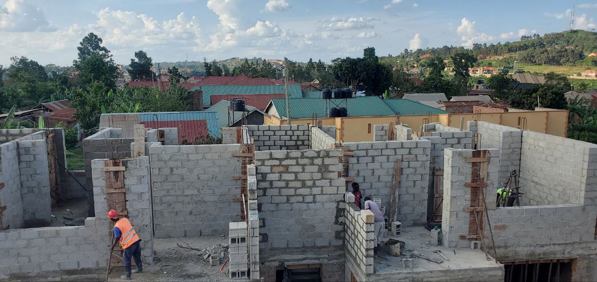 archdna1's tweet photo. Our services range from building and road construction,residential and industrial developments, and challenging engineering projects that require extraordinary competence.

Pictorial Detail: Sonde Commercial Apartments construction
#architecture #Engineering #RealEstate #Archdna https://t.co/WRApjsZVlI