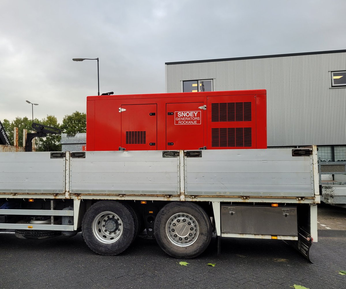 SnoeyGenerators's tweet photo. Ook een 150 kVA generatorset met externe tank inclusief bekabeling en verdeling onderweg naar onze klant.

Wilt u ook een (mobiele) generatorset huren ?
Informeer vrijblijvend naar de mogelijkheden. https://t.co/HRpG90vt3C