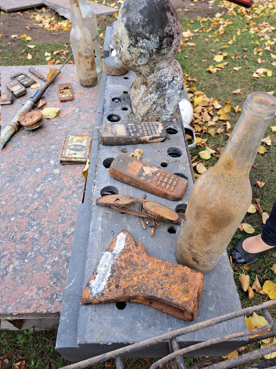 Kas Uzvaras parka dīķim vēderā?