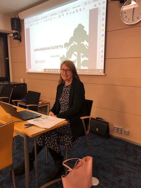 OSJ:n hallitus sai vieraita #vanhusasiavaltuutettu toimistosta, kiitos erityisasiantuntija <a href="/vuoremar/">Marjut Vuorela</a>  hyvästä esityksestä! #ikäsyrjinnällestoppi #digiyhteiskunta #hyte #päätöksenteko