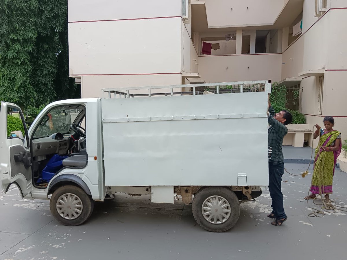 srcximb's tweet photo. SRC with @BakulFoundation concluded DAAN UTSAV drive✨
In just 72 hrs, we raised 150kgs of paper. This will be recycled & the amount raised will be used to set up community libraries📚
Also, 10,000kgs of paper collected = 170 trees saved! That is almost 3🌳 saved
#srcximb #joy https://t.co/KqUHBvyfWZ