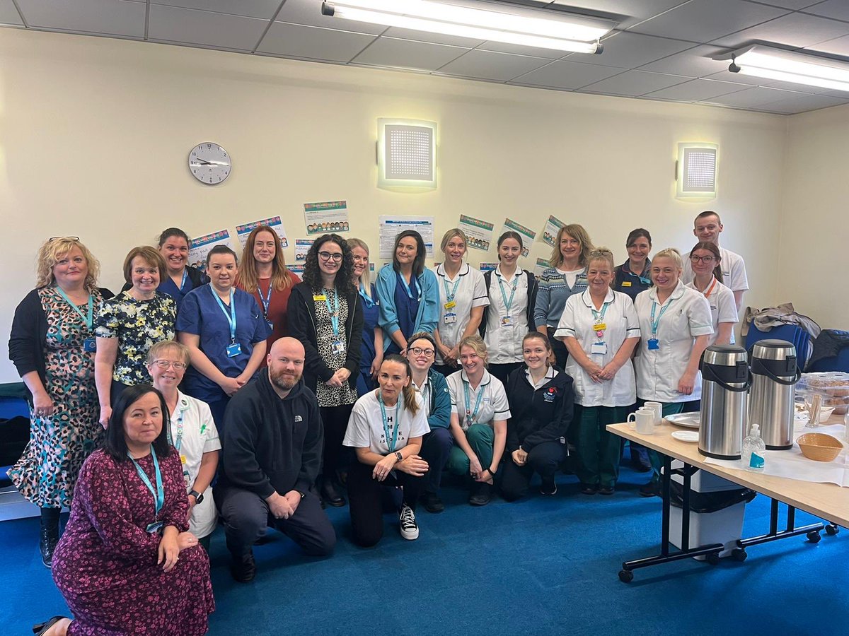 Ah these lovely smiling faces just make this Friday morning! Some of our #AHPs at the Halton site who dropped in for breakfast, a chat and well being session for #AHPsDay2022 Time for some #SelfCare 🎉⭐️💆🏼‍♀️