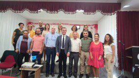 Muğla İl Millî Eğitim Müdürlüğü (@mugla_mem) on Twitter photo ERASMUSDAYS 2022🇪🇺
📍Milas&Fethiye
Erasmus+ Okul Eğitimi Akreditasyonu Uzman Daveti Programı kapsamında ilimize konuk olan Uzman Filannino Michelangelo “Avrupa'da Öğretmenlerin Kariyer Planlamadaki Önemi” seminerinde öğretmenlerimizle buluştu.
<a href="/tcmeb/">Millî Eğitim Bakanlığı</a> <a href="/emrecay55/">Emre ÇAY</a> <a href="/ulusalajans/">Türkiye Ulusal Ajansı 🇹🇷 Turkish NA</a> ERASMUSDAYS 2022🇪🇺
📍Milas&Fethiye
Erasmus+ Okul Eğitimi Akreditasyonu Uzman Daveti Programı kapsamında ilimize konuk olan Uzman Filannino Michelangelo “Avrupa'da Öğretmenlerin Kariyer Planlamadaki Önemi” seminerinde öğretmenlerimizle buluştu.
<a href="/tcmeb/">Millî Eğitim Bakanlığı</a> <a href="/emrecay55/">Emre ÇAY</a> <a href="/ulusalajans/">Türkiye Ulusal Ajansı 🇹🇷 Turkish NA</a>