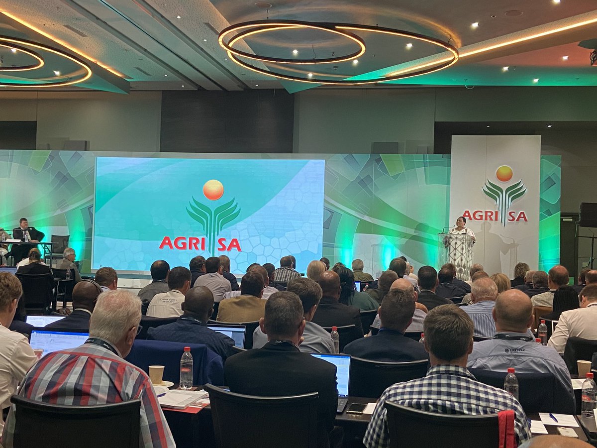 agri_seta's tweet photo. #Day2....AgriSETA CEO, Dr Innocent Sirovha joins the esteemed list of panellists at the AgriSA National Congress. #AgriSACongress #ChooseAgriculture #GrowingLocal https://t.co/YJX3wurylX