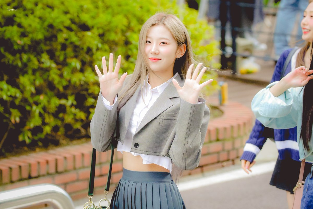 221014 뮤직뱅크 💕
#미미로즈 #mimiirose #한예원 #예원이_짱 #오늘의_예람쥐