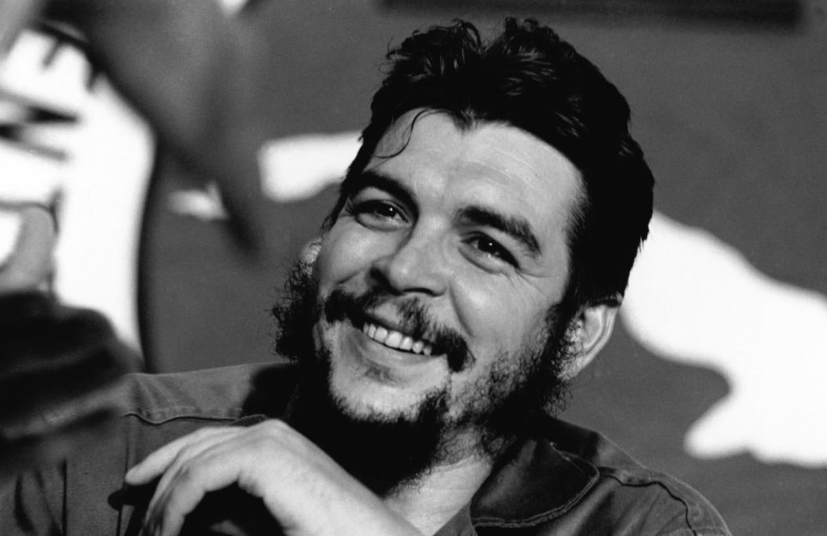 Buenos días amigos twitteros de 🇨🇺 y el 🌏. 
Podrán morir las personas, pero jamás sus ideas.
#CheEntreNosotros 

#IzquierdaUnida