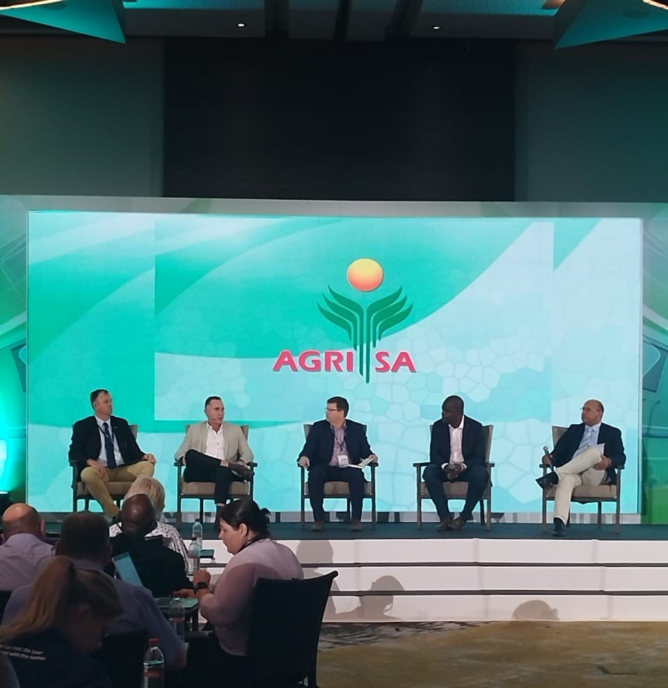 agri_seta's tweet photo. #Day2....AgriSETA CEO, Dr Innocent Sirovha joins the esteemed list of panellists at the AgriSA National Congress. #AgriSACongress #ChooseAgriculture #GrowingLocal https://t.co/YJX3wurylX