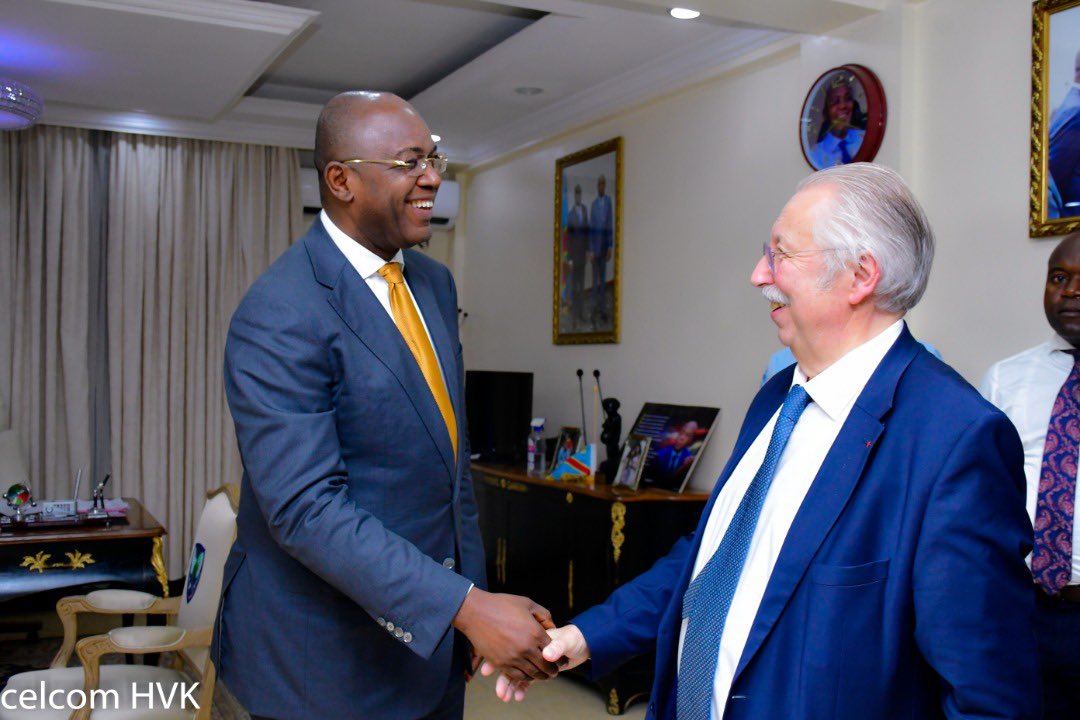 RAMSCONGO's tweet image. Le gouv @NgobilaM a reçu le #Ministre d’Etat Belge @andreflahaut, accompagné du Président du parlement #Bruxellois. Plusieurs projets de Coopération ont été abordés notamment dans le volet sécuritaire et entrepreneurial.