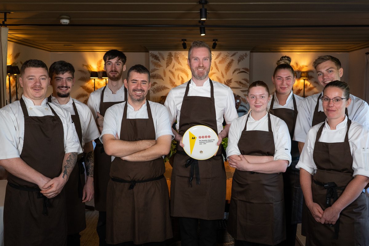 FerneryNarberth's tweet photo. The team have been full of smiles since being awarded 4 AA Rosettes - and who can blame them.

#kitchenbrigade https://t.co/f0mTRau0wg