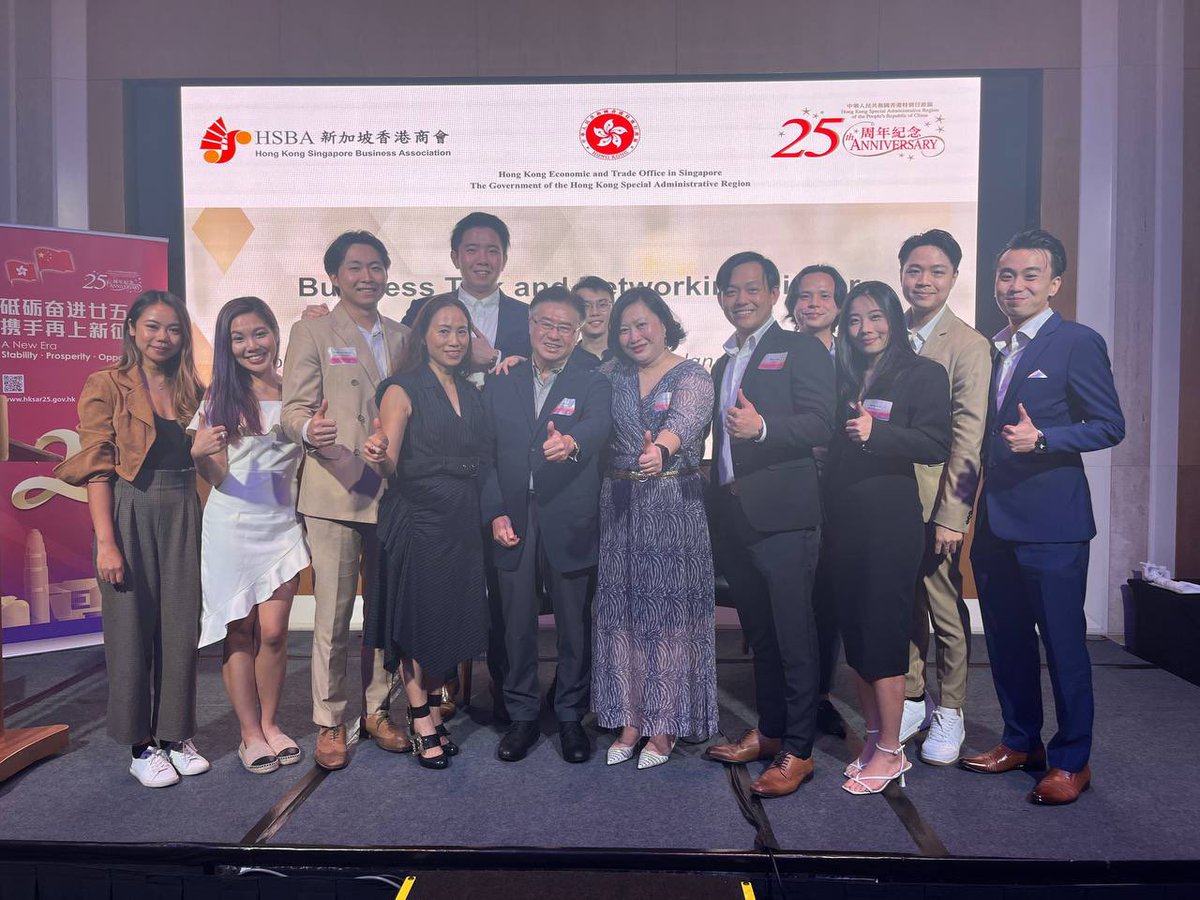 0xStann's tweet photo. Touching our web2 roots with the man behind HDB. 

Great respect for someone who dedicated over 60 years of his life to literally building our countries infrastructure and at 84, still being enterprising enough to start a new agency. 

🫡 https://t.co/qZQjUJ7RLb