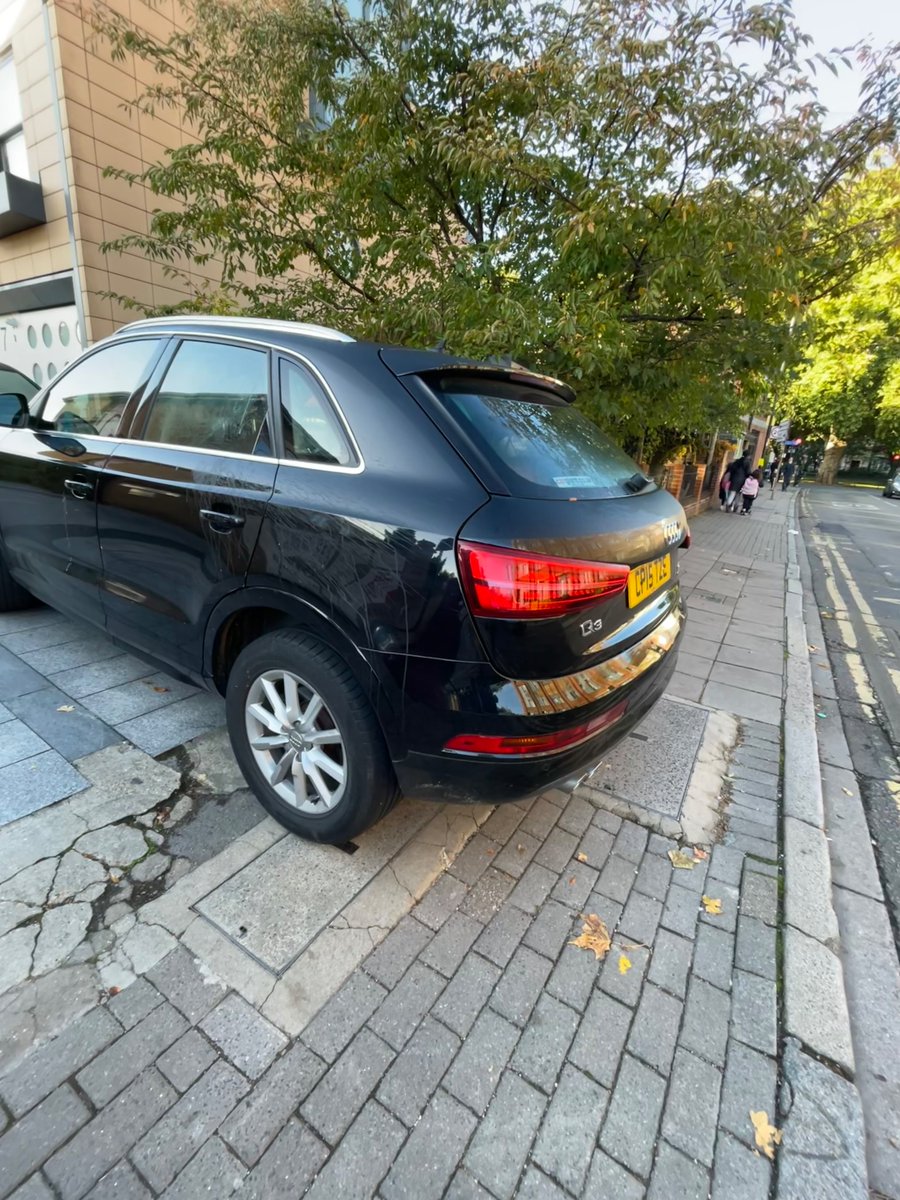 apple_innes's tweet photo. @ealingparking can you do something about cars blocking pavement near a school? This is in 7 Holinser Terrace W5. This car is there every morning 8.30-9am. My 4yo and baby in the pram have had to walk on a very busy main road facing oncoming cars because this person parks here. https://t.co/dxi8cSwRPO