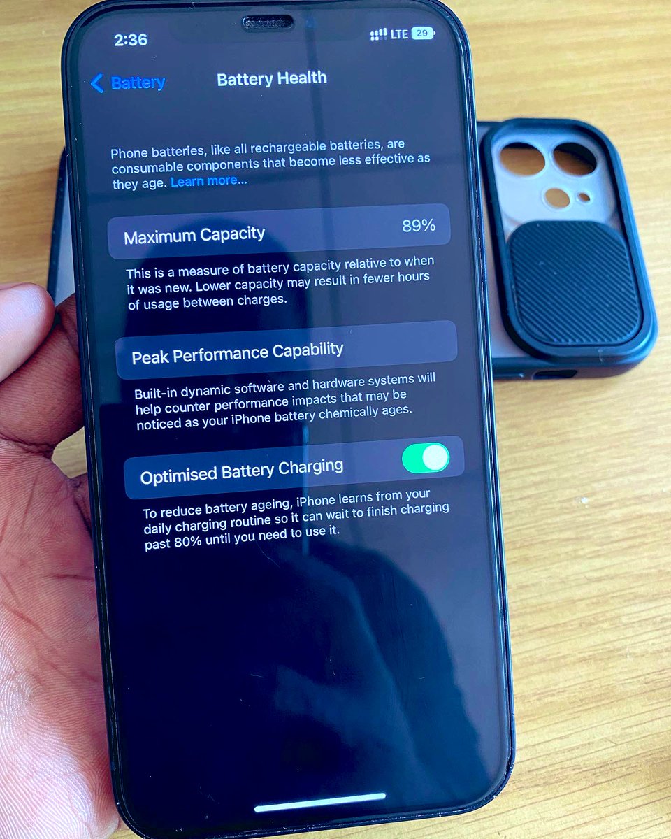 WaxxyLo's tweet image. Twitter Malawi iyi yokha zatengeni Iphone 12 ,256gb space, Battery  Health 89% siku lonse , Dual Sim Slots (TNM and Airtel zonse ) osati za two phones price MWK780,000 zokambiranaso call or app 0998038730

 #twitterforiphone #foriphone #Malawi