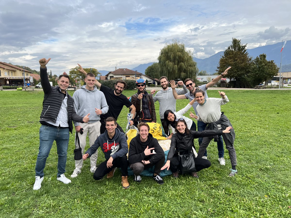 #TeamBuilding | Nous avons sorti la tête de nos écrans et sommes partis à Chambéry pour profiter du grand air ! Au programme : jeux, piscine, visite de domaine et baptême en parapente 🪂

Nous sommes de retour avec des souvenirs plein la tête, et les jauges d'énergie à leur max💥