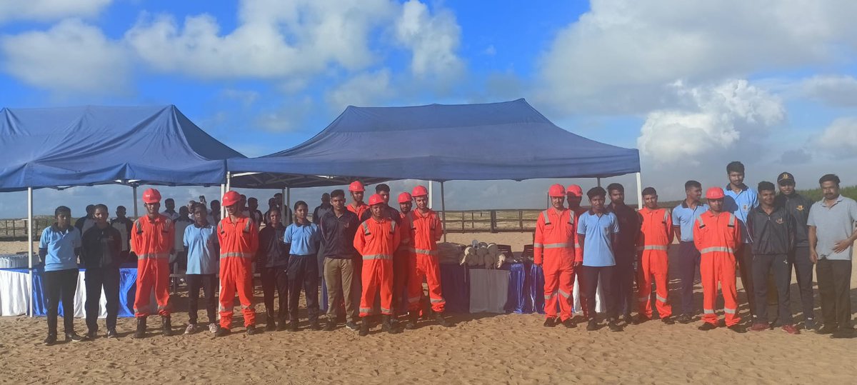 NCCDteOdisha's tweet photo. #NationalCadetCorps
Regional Level Pollution Response Excercise at Paradip Sea beach today.  Indian Coast Guard,  Paradip Port Authority,  Naval Wing NCC Paradip College,  Pollution control Board participated. 
@GovernorOdisha
@Naveen_Odisha
@HQ_DG_NCC
@DHE_Odisha https://t.co/QO7iI5pD1s