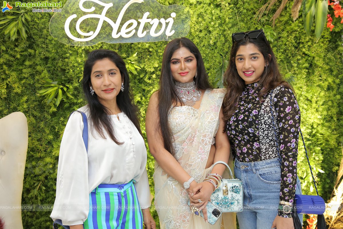 Ragalahariteam's tweet photo. Hetvi Grand Opening and Versace New Collection Preview at Jubilee Hills 

Event Photos - https://t.co/Xq33n58OQW 

#Hetvi #Versace #Ragalahari https://t.co/G65NNvayGS