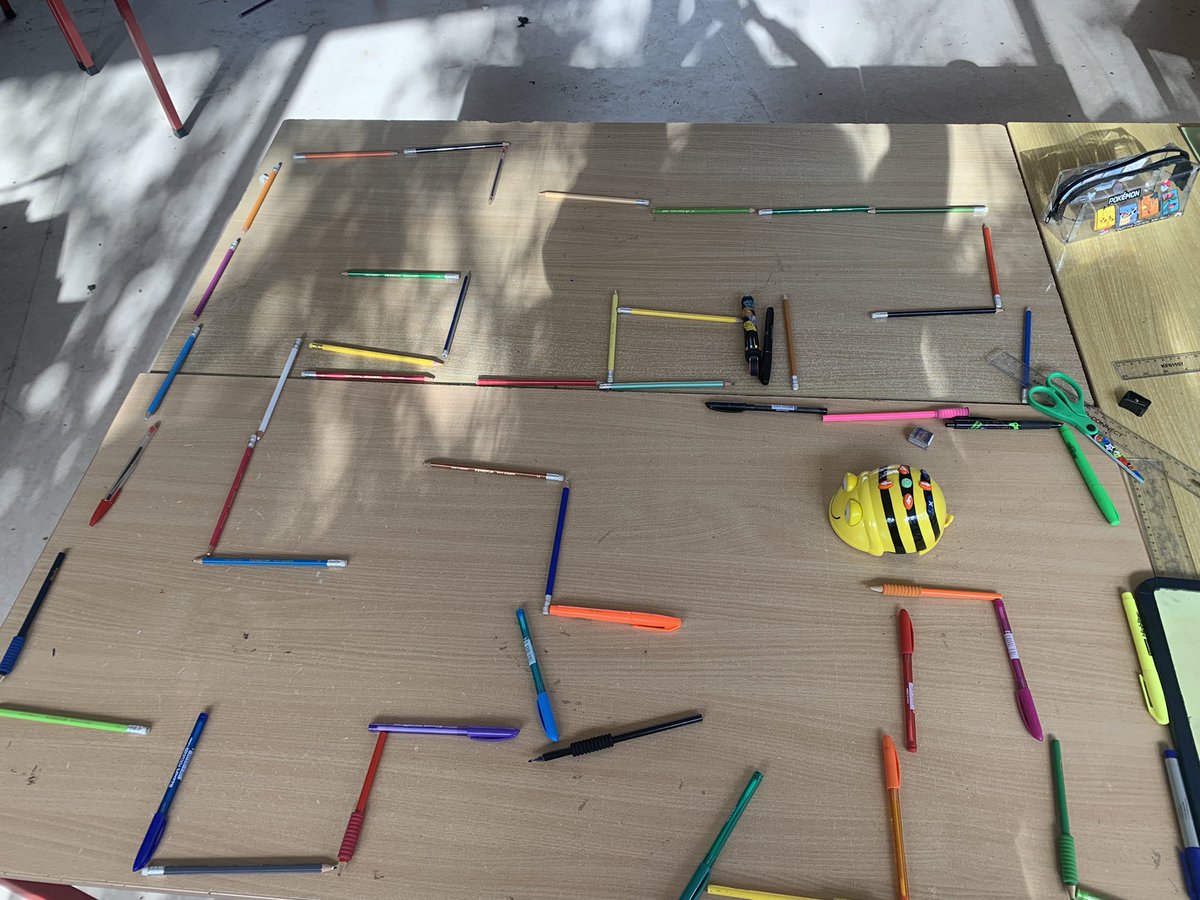MichelleBrady4's tweet photo. EU code week in full swing here in 4th class in OUr Lady of Victories BNS, Ballymun.  Blown away by how fast they are developing their computational thinking skills - Beebot Mazes, Lego Creations, Scratch Jnr projects and 3D modelling https://t.co/87QkKnvJNv