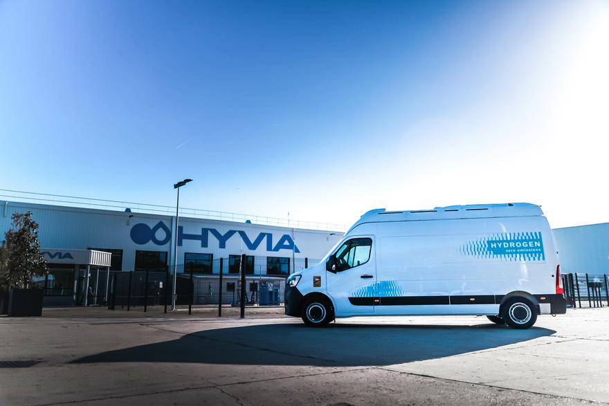 _ArriveAlive's tweet photo. HYVIA unveils the production version of Master Van H2-TECH going on the road, made in France  https://t.co/MQgxw6WgrF

#ArriveAlive #HYVIA #MasterVan @renaultgroup https://t.co/c15UHEOrDo