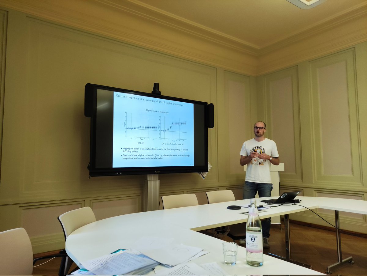 Joh_Koenig's tweet photo. @jonasjessen presenting work on the effect variation in the potential unemployment benefit duration in Poland with amazing Polish admin data.#BSEPostDJProf22 https://t.co/lmqBek2FfT