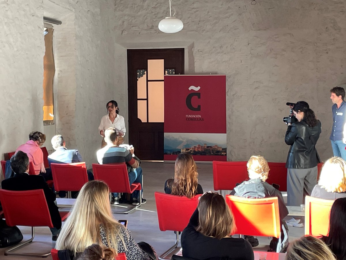 FundComillas's tweet photo. 🔺La directora de la #FundaciónComillas, Eva María González, da la bienvenida a todos los y las asistentes al evento The Social Circle SLOWTHON, organizado por #TheSocialMBA.
🔺Más info. en nuestra web: https://t.co/wPI0rIKPNw
#emprendimiento #economíaimpacto #Comillas https://t.co/zYReLjfb5q