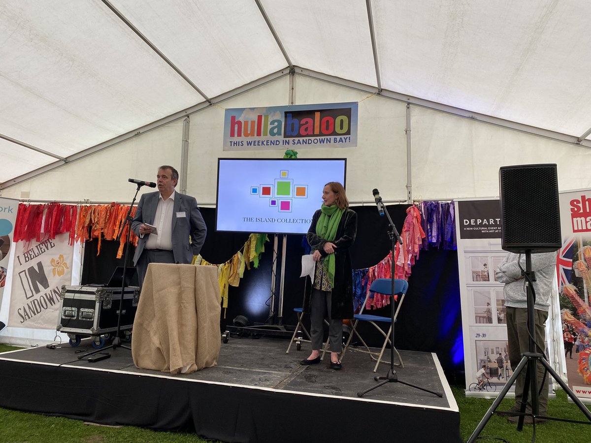 Chris Ashman @iwight & Janet Owen @TheIslandColle2 setting off an exciting agenda for We Are Island conference: putting culture & creativity at the heart of #IsleofWight regeneration, health, education & sustainability agendas.