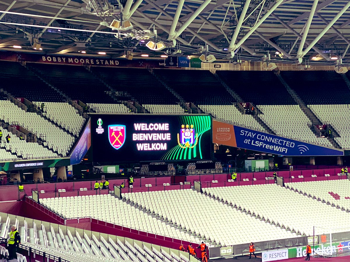 Peter4tax's tweet photo. Another great European night under the lights @LondonStadium #WHUAND - with two stunning goals from #Benrahama and @_JarrodBowen - ⚒⚽️💙 https://t.co/sjtQKD5C8A
