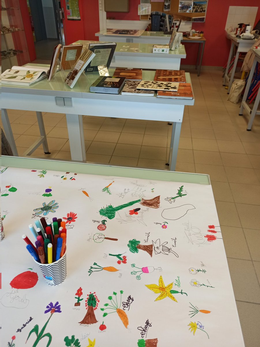 Le #VillagedesSciences est lancé à la Faculté Jean Perrin ! Retrouvez la #BULens samedi et dimanche de 14h à 17h !