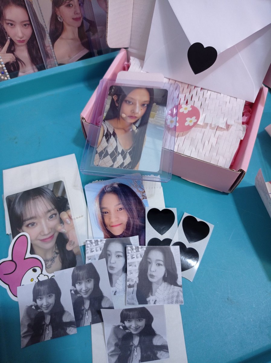 KyungSeuuul's tweet photo. 💌 Thank u so much @ryuuhaulz for my first ever pc of newjeans yaaay!🤍 +ganda ng sumin freebie and packaging aaaa 🫶
#ryuusproofs https://t.co/vhkNzRwuDU