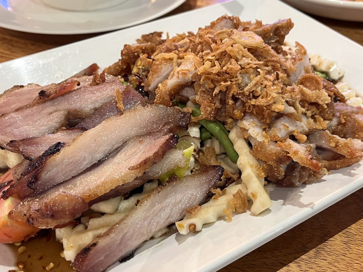 sirichai_poll's tweet photo. ด้วยความอยากกินอะไรแซ่บๆ #ไปตามนัด เลยมากินร้าน #ลำภูราคาเฟ่ #ยำเบรคแตก #ลำภูรายำแซ่บ หลายชื่อเกิ๊น… 
วันนี้สั่ง ยำสองหอย (หอยแครง+หอยนางรม) ต้มยำปลากะพงน้ำข้น ยำแซลมอนยอดมะพร้าว ยำสองใจ (คอหมูย่าง+คอหมูทอด) (ต่อ) https://t.co/4d836F71hn