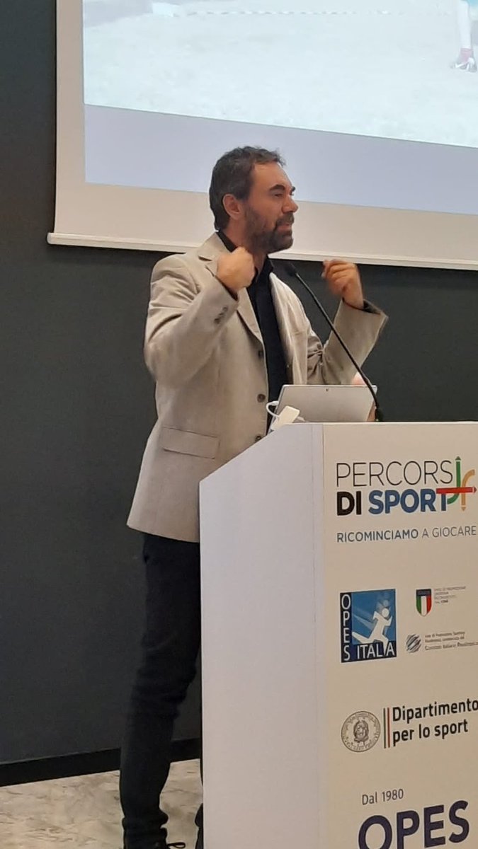 DanielePasquini: "Pochi giorni fa, in Vaticano, insieme alle massime autorità mondiali, abbiamo sottoscritto una dichiarazione per garantire lo sport a tutti. Ragazzi, se potete, leggetela"

<a href="/Gp2Sport/">Fondazione Giovanni Paolo II per lo Sport</a> #PercorsiDiSport