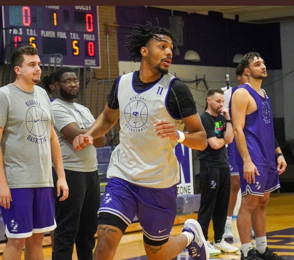 ExpressionsBall's tweet photo. Big season ahead for alum &amp; @NiagaraMBB student athlete Aaron Gray @a_gray0 Head down work hard, head up produce. Represent! We will be tapping in!
#MAAC https://t.co/UbfMyIil7L
