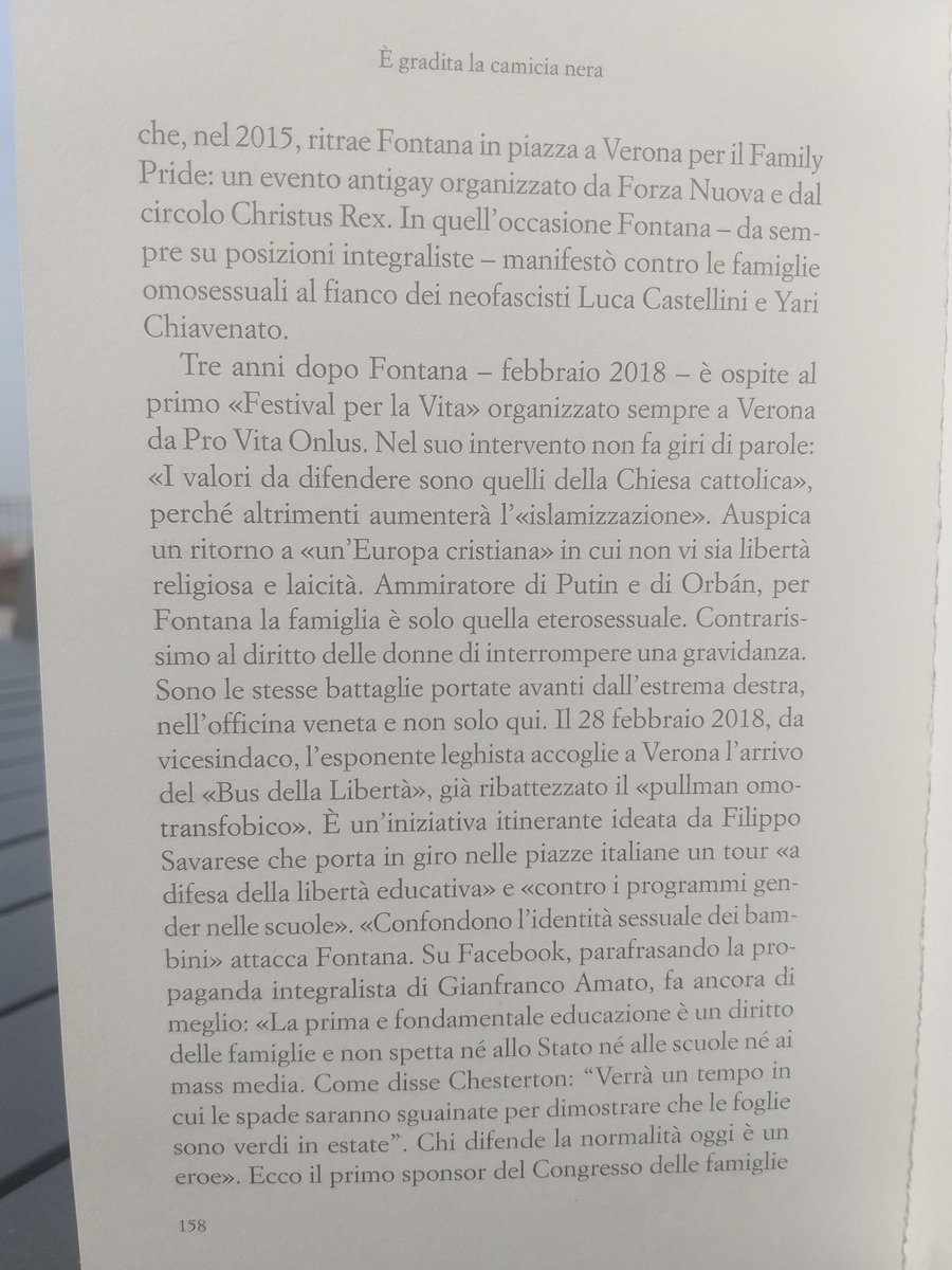 PBerizzi's tweet photo. Vicino ai neonazisti veronesi di Fortezza Europa, in piazza con Forza Nuova, omofobo, filoputiniano, nemico della legge Mancino... Per chi volesse fare un ripasso a voto in corso, nel mio libro #Ègraditalacamicianera c'è tutto o quasi sul fascioleghista #LorenzoFontana 👇 https://t.co/IWlZGsVmEA