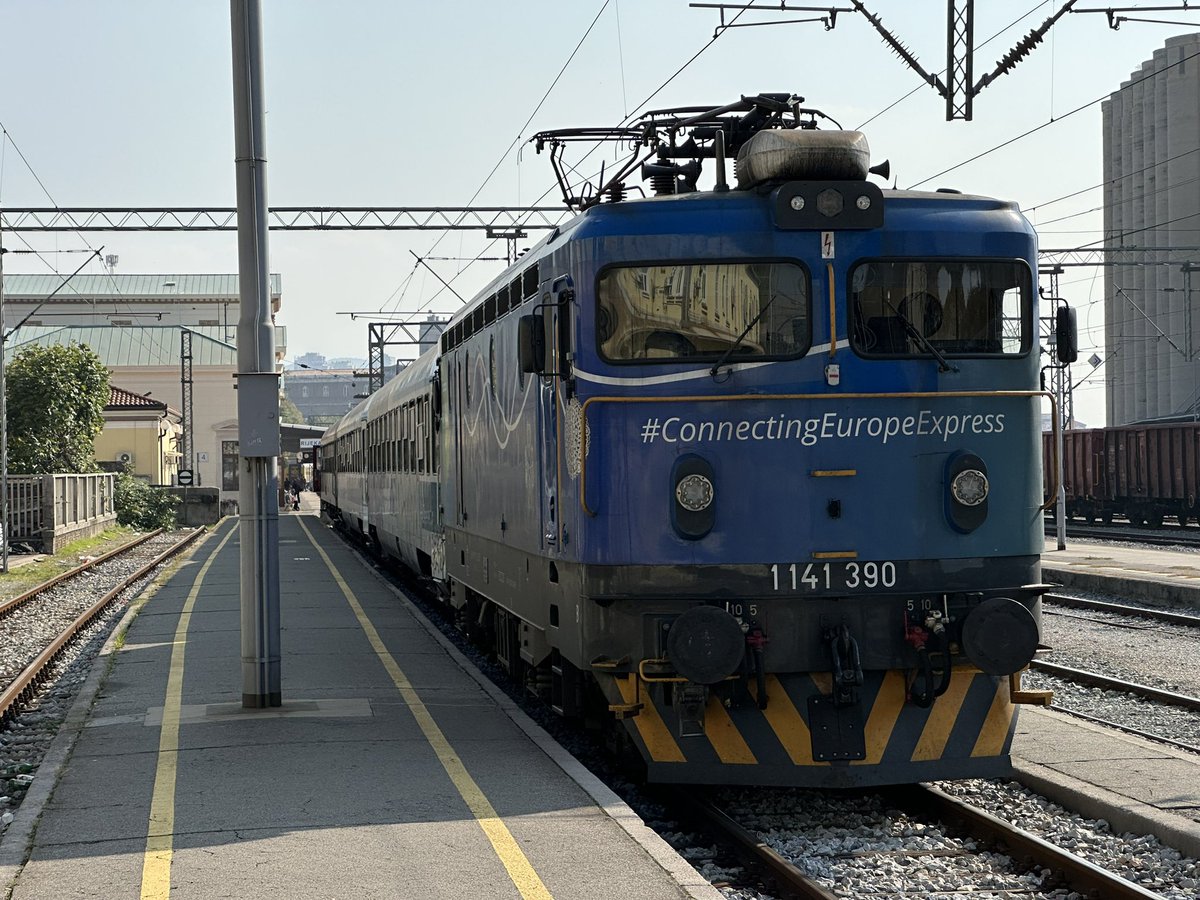 jonasr_97's tweet photo. Mit dem #ConnectingEuropeExpress von Rijeka nach Ljubljana 🥰 https://t.co/fYtSo8g6nr