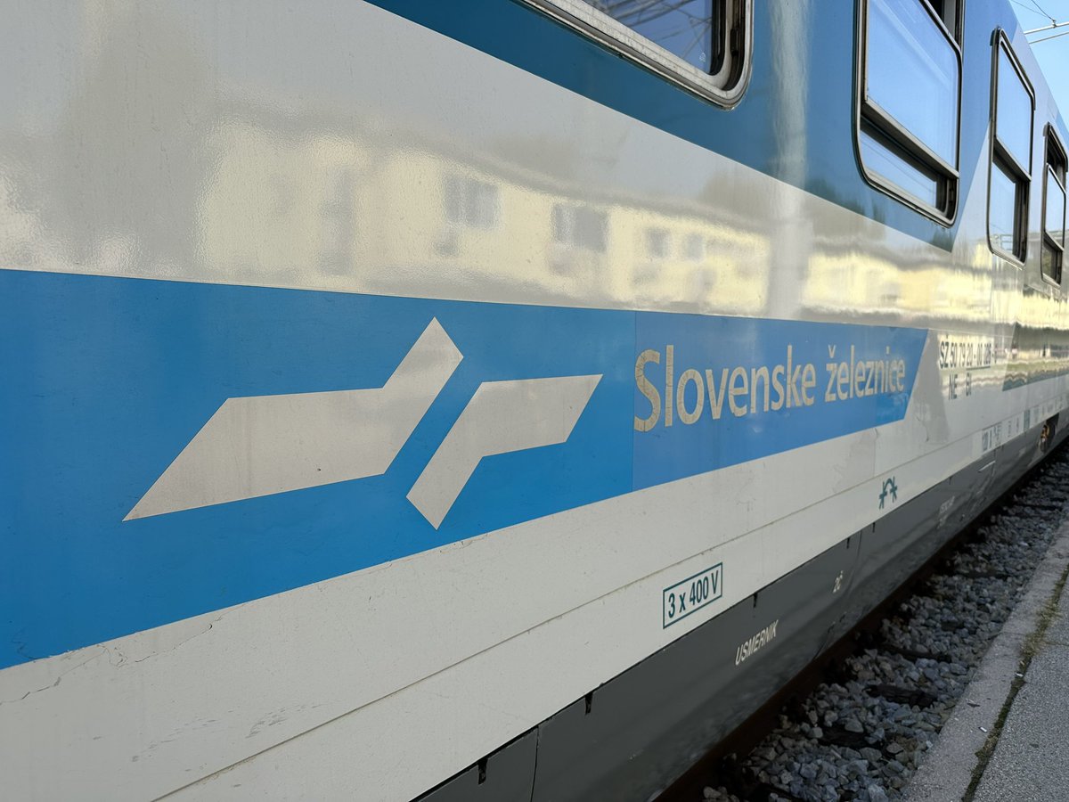 jonasr_97's tweet photo. Mit dem #ConnectingEuropeExpress von Rijeka nach Ljubljana 🥰 https://t.co/fYtSo8g6nr
