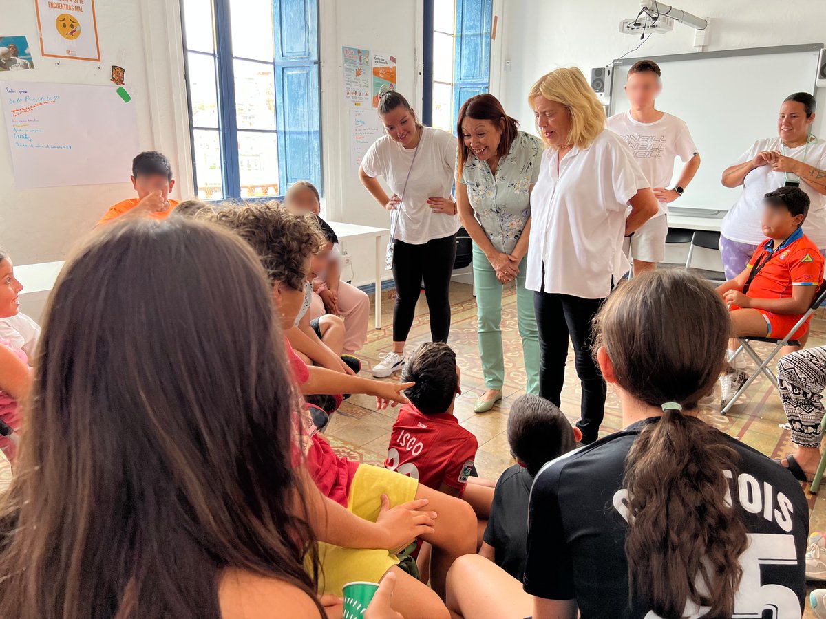aytolpgc's tweet photo. 🤝Este año @serviciosslpgc aumenta las subvenciones a la @FundacionFarrah, @CaritasCanarias y @casagalicia_LPA para apoyar su importante labor de atención a menores y colectivos vulnerables, que complementa los servicios sociales municipales.

👉https://t.co/Jmtsaadic1 https://t.co/MFOm6HSBvs