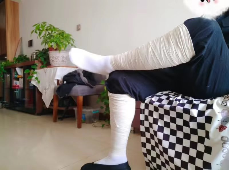 又想要勾搭圆口布鞋军装白袜小弟弟了