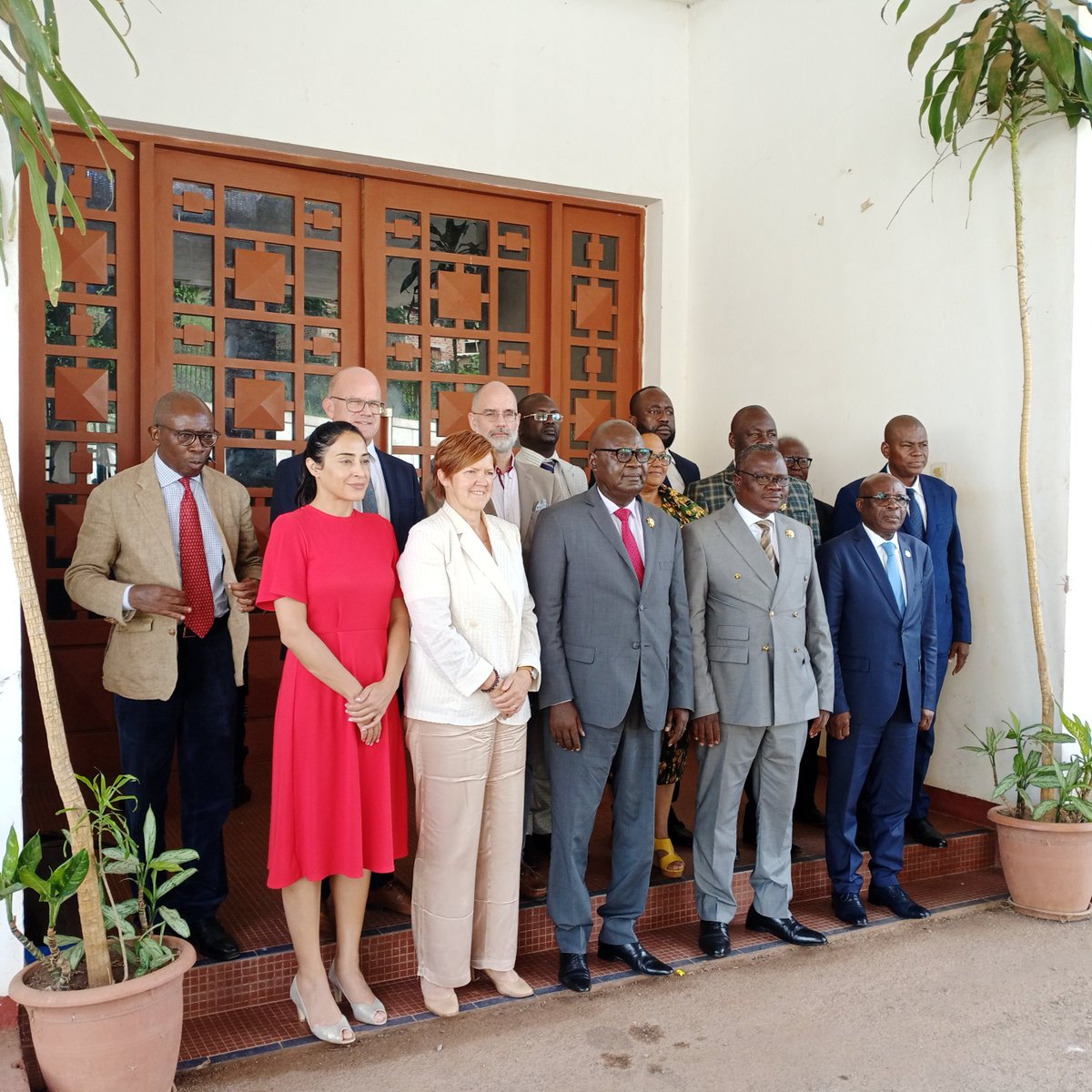 Enabel_en_RCA's tweet photo. La cause des femmes et filles en Centrafrique a été au cœur des discussions entre des députés Belges, @AN6RCA et @EUAMRCA. #EnabelRCA été encouragée pour ses travaux dans la mise en œuvre des projets de @UEenRCA dont celui de la consolidation de la démocratie.#jointimplementation https://t.co/HSNvpaV9Hc