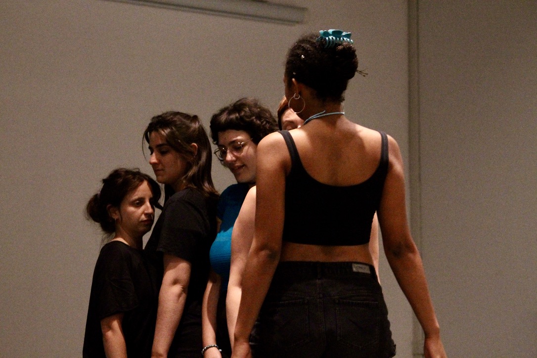 teatrobastardo's tweet photo. Sabato 15 e domenica 16 @teatrobastardo abbraccia anche la scena internazionale presentando una delle compagnie più attese al festival: #CorpsCitoyen, collettivo artistico internazionale >>
https://t.co/WCyUaw8UC3 https://t.co/bAIbMhJTMl