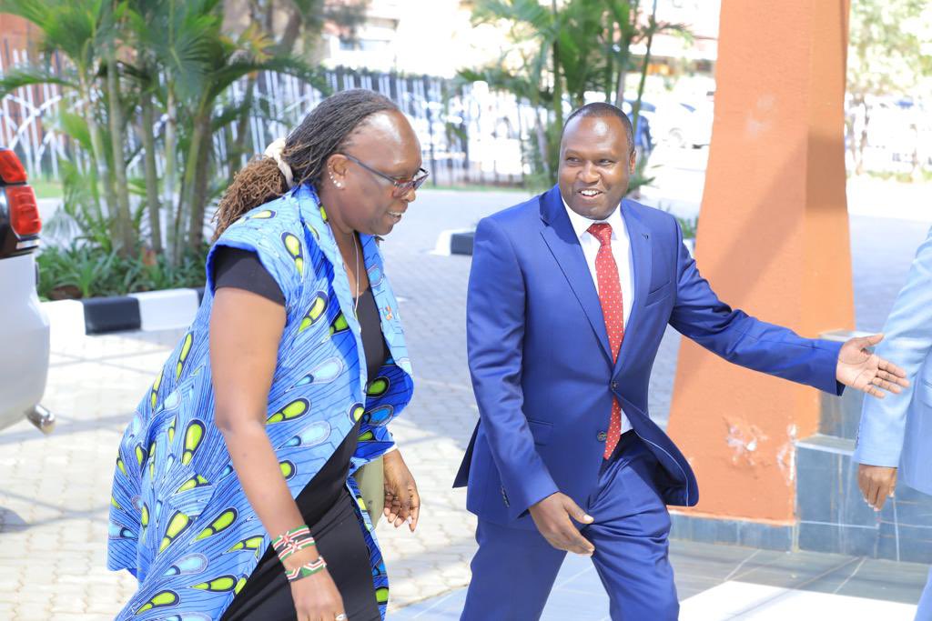 bnjinu's tweet photo. @KEBS_ke
We are honored to receive the outgoing CS for Industrialization (MOITED) @maina_betty during the #WorldStandardsDay2022, #emergingstandards forum.
@eng_ngore @Trade_Kenya @isostandards
The world runs on Standards. https://t.co/YqS0zRsiXZ