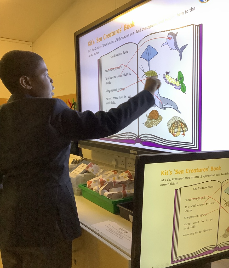 ALS_KS3's tweet photo. Madagascar class have been using the interactive whiteboard to support their phonics lessons. This week they have been learning about the 'ea' sound @AbbotsLeaSchool https://t.co/cvob3jbwRb