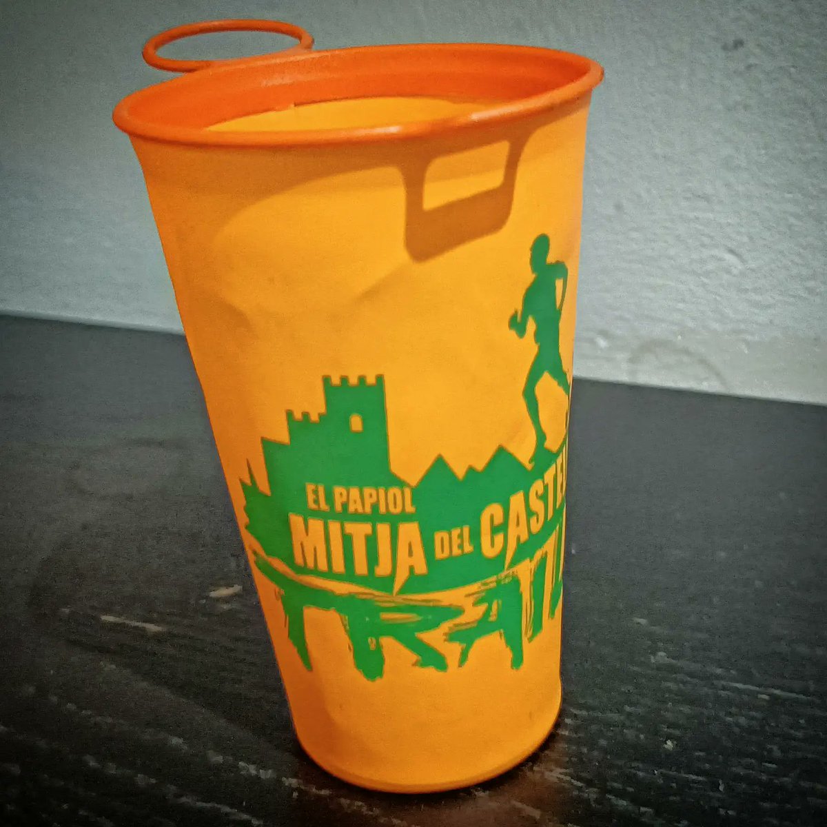 mitjadelcastell's tweet photo. Duchas, pabellón del Papiol, c/d'en Pau Casals de 11.15 a 14 h.
POR FAVOR RECORDAD TRAER EL VASO!!! EN LOS AVITUALLAMIENTOS NO HABRÁ #plasticless @FEEC_cat @PetjadaV https://t.co/YXRspOw7jz
