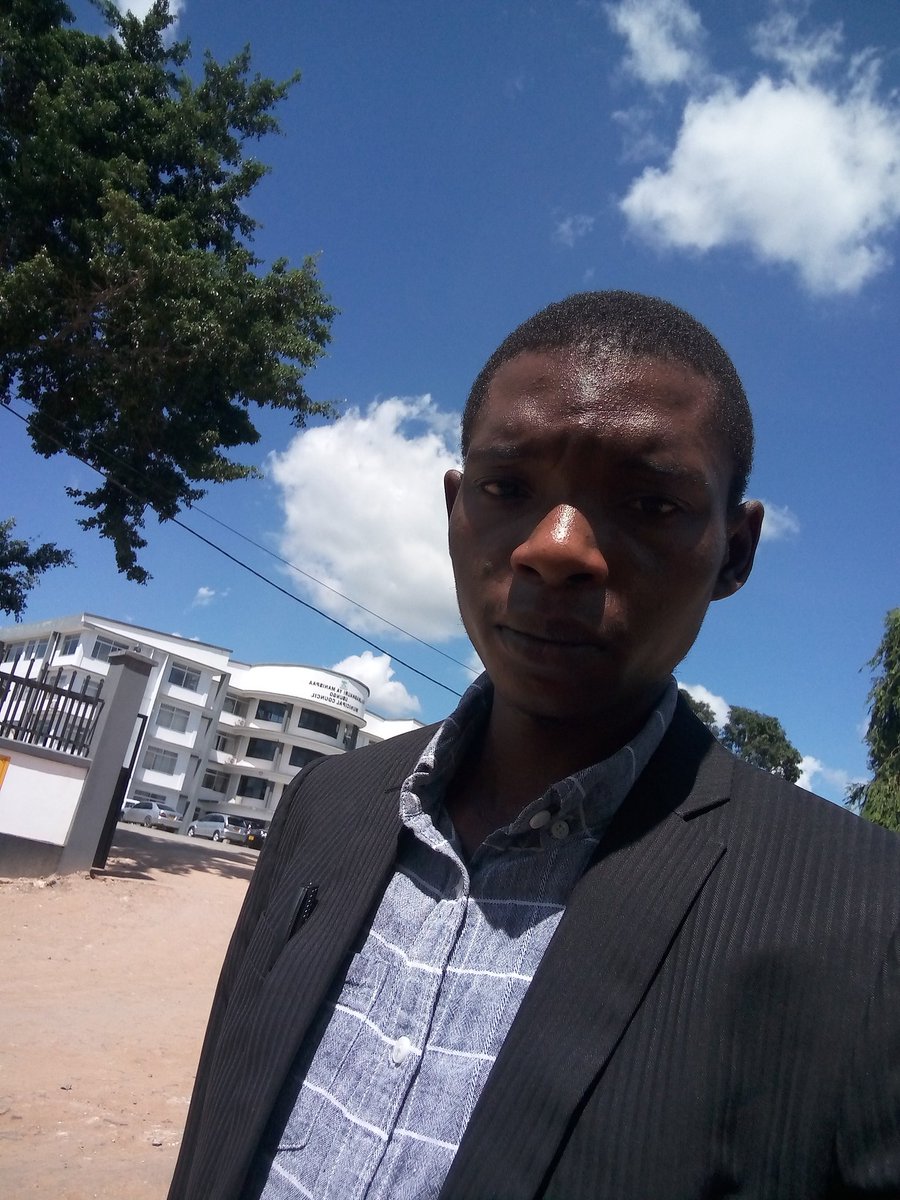 mrningaofficial's tweet photo. TUMEUMBWA HIVYO.
Nyoyo zimeumbwa kumpenda anaekutendea wema na pia kumchukia anaekufanyia maudhi
#Code_0024 https://t.co/IPs9bf6inx
